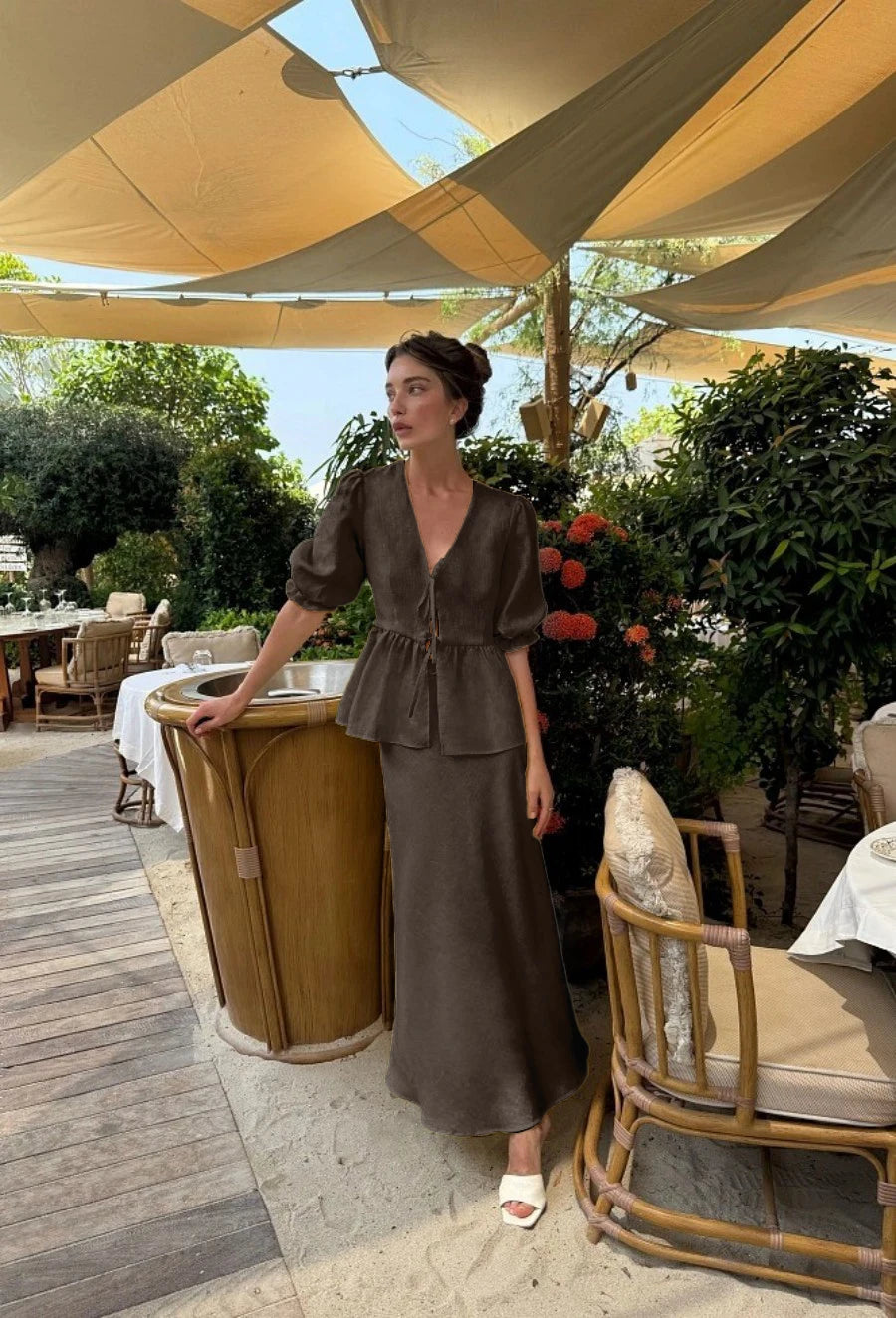 Aitana | Conjunto elegante de blusa anudada y falda algodón