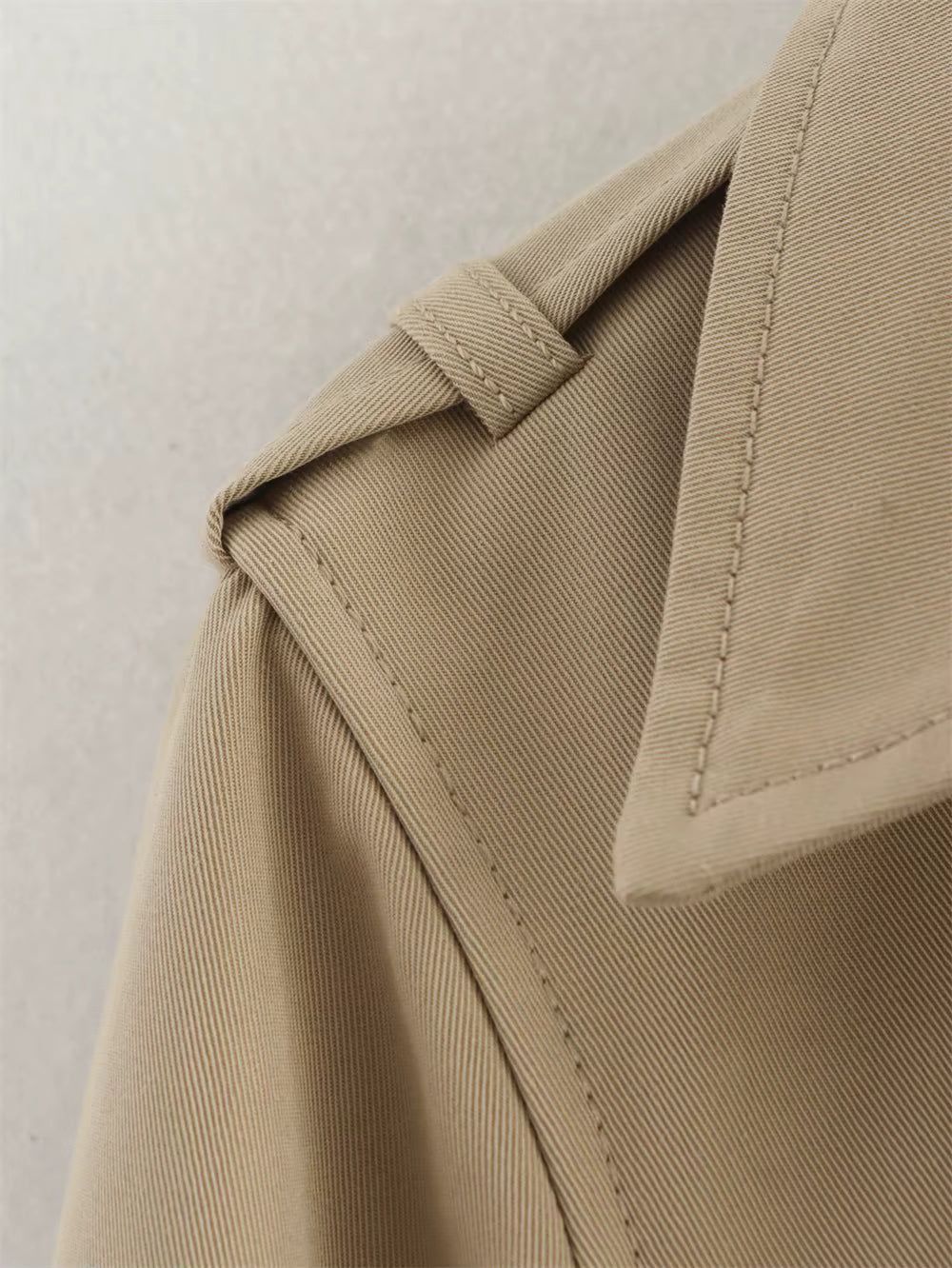 Olivia | Chaqueta corta estilo trench